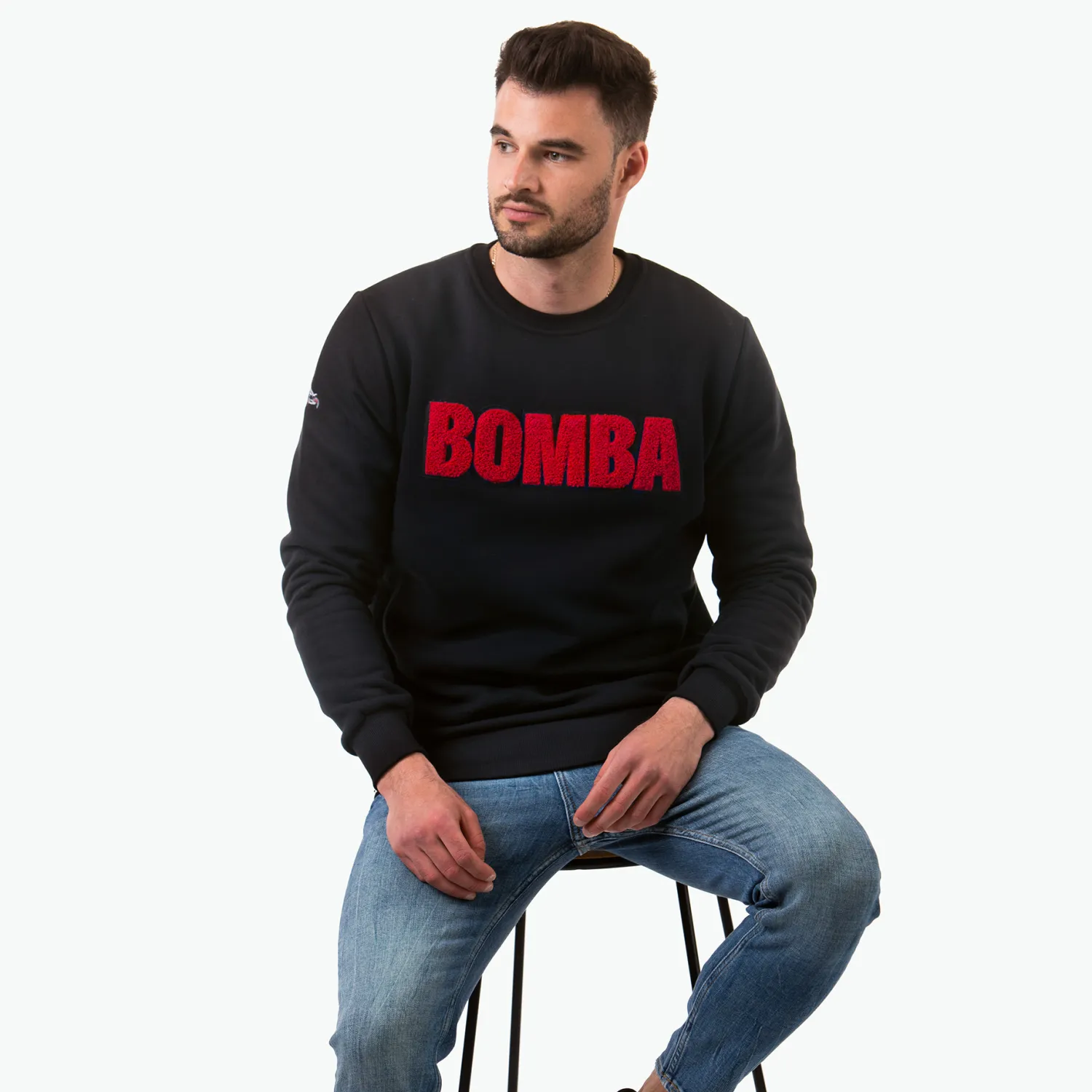 Kapitan Bomba Bluzy > Buza czarna, haft BOBA – czerwony