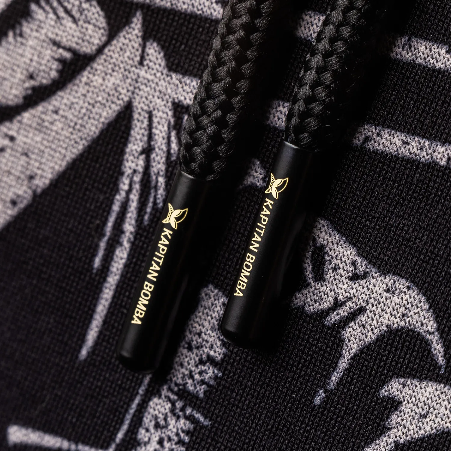 Kapitan Bomba Bluzy > Buza z kapture – Rouado