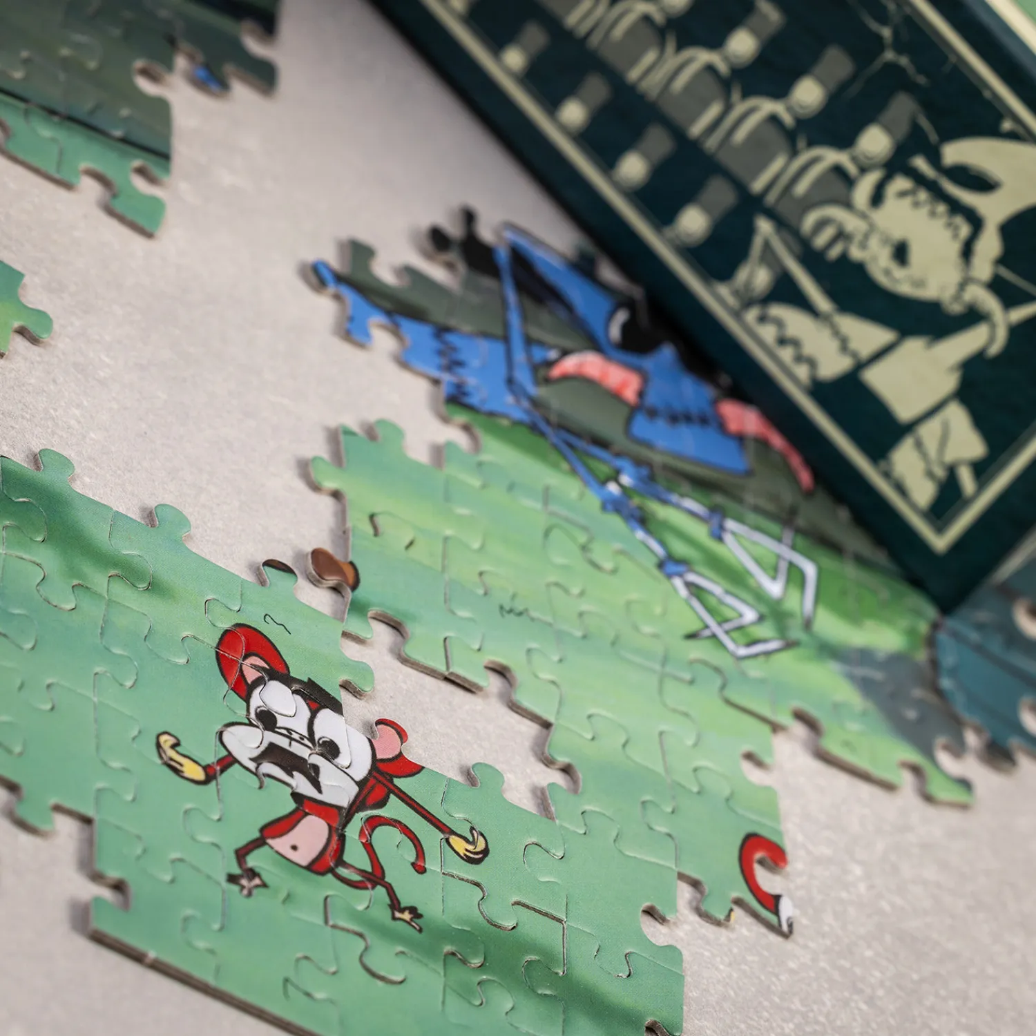 Kapitan Bomba Gadżety > Puzzle 1000 elementów – Środowa Noc | Kantyna Laser