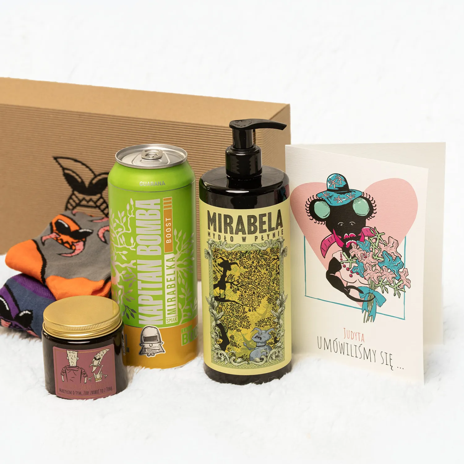 Kapitan Bomba Gadżety > Zestaw dla niej | Świeca sojowa premium + 2 pary skarpet + kartka + mirabelki